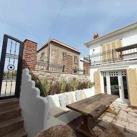 בית נופש Bahcedaki Ayvalı